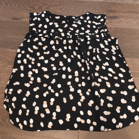 Beautiful light flowing dotted blouse. Excellent condition. Small - Picture 1 of 4